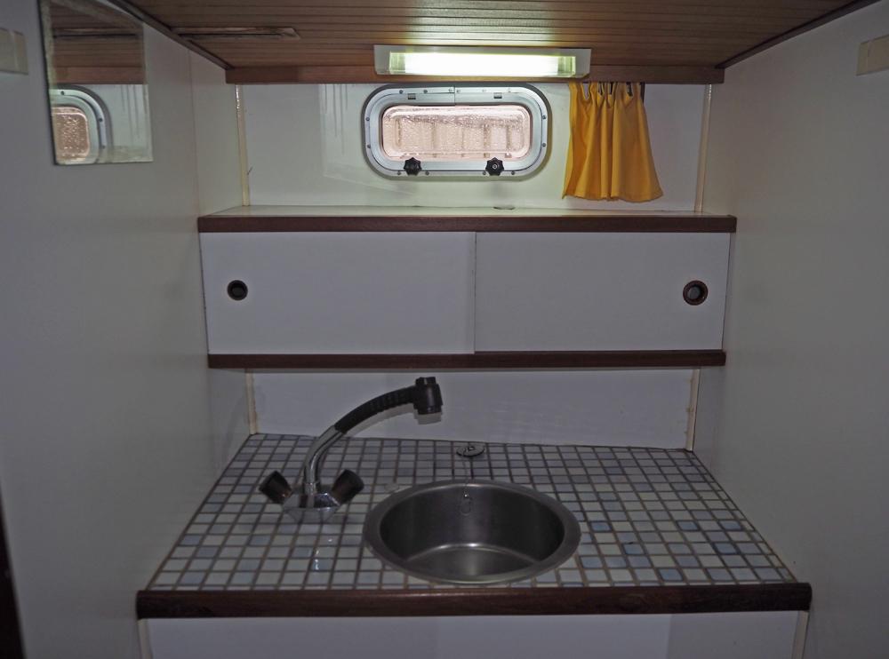 Aft cabin, Accommodation